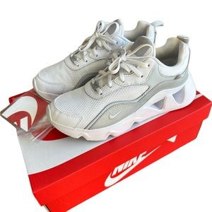 Worn once Nike Ryz 365 2 white with box size 7.5